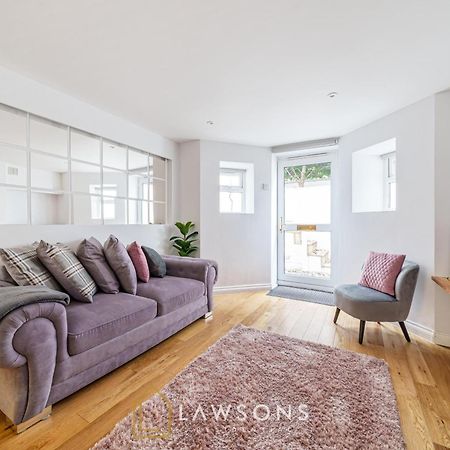 Modern Living By Lawsons With Free Parking Windsor Eksteriør billede