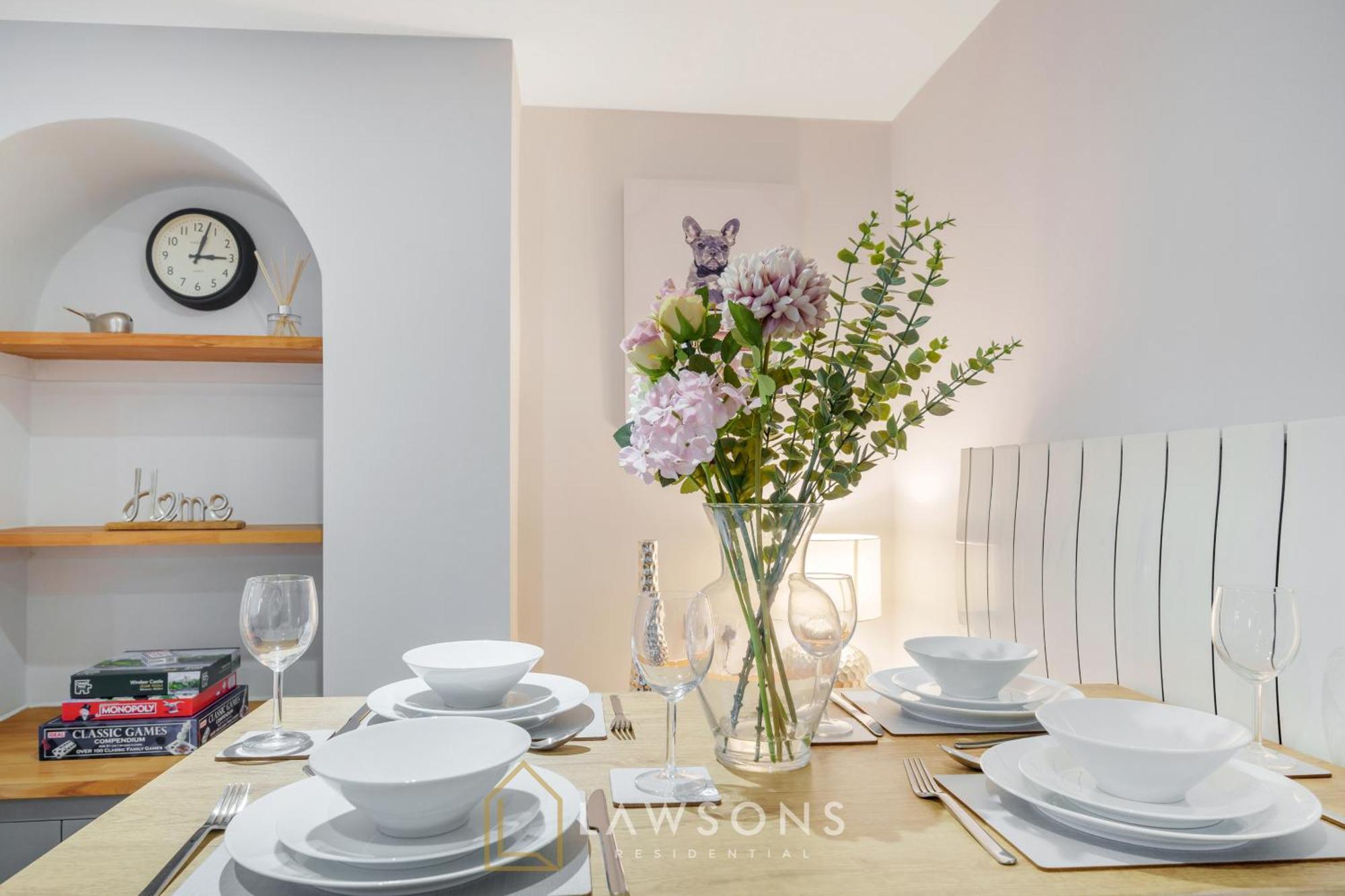 Modern Living By Lawsons With Free Parking Windsor Eksteriør billede